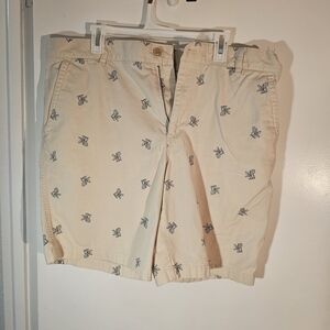 Izod Cream Shorts with Lounge Chair Design